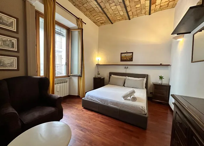 Three Separate Homes In Historic Areas Of Rome, Two Next To The Colosseum, One Next To The Vatican, Both Near Metro Stations Apartment Rom