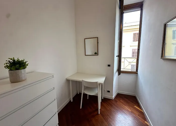 Three Separate Homes In Historic Areas Of Rome, Two Next To The Colosseum, One Next To The Vatican, Both Near Metro Stations * Rom