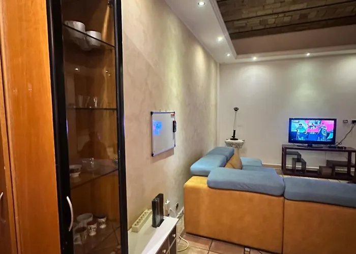 Apartment Three Separate Homes In Historic Areas Of Rome, Two Next To The Colosseum, One Next To The Vatican, Both Near Metro Stations Rom