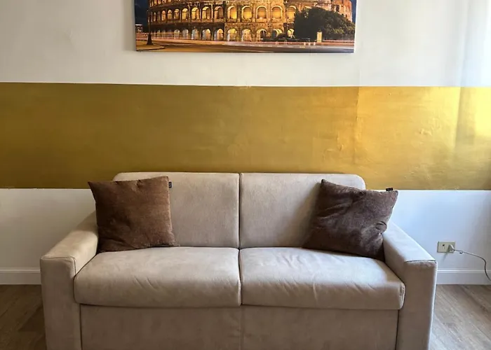 Three Separate Homes In Historic Areas Of Rome, Two Next To The Colosseum, One Next To The Vatican, Both Near Metro Stations Apartment Rom